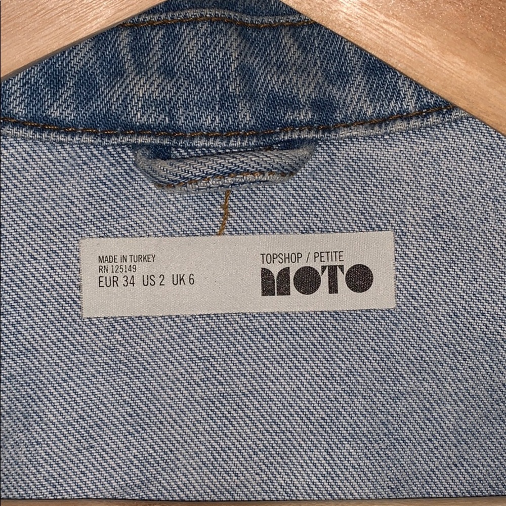 Cropped Denim Jacket - Picture 3 of 3